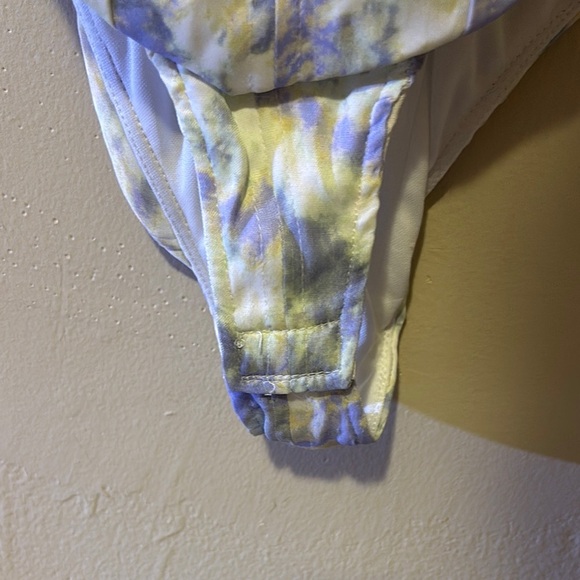 Zara White and Light Purple Floral Bodysuit - Picture 5 of 8